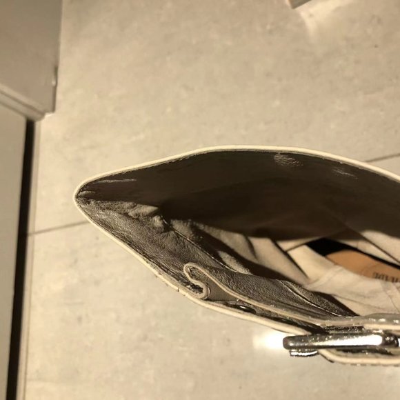 Moving sale- Ladies white leather mid-shaft flat boots - size 7.5 - Picture 8 of 9